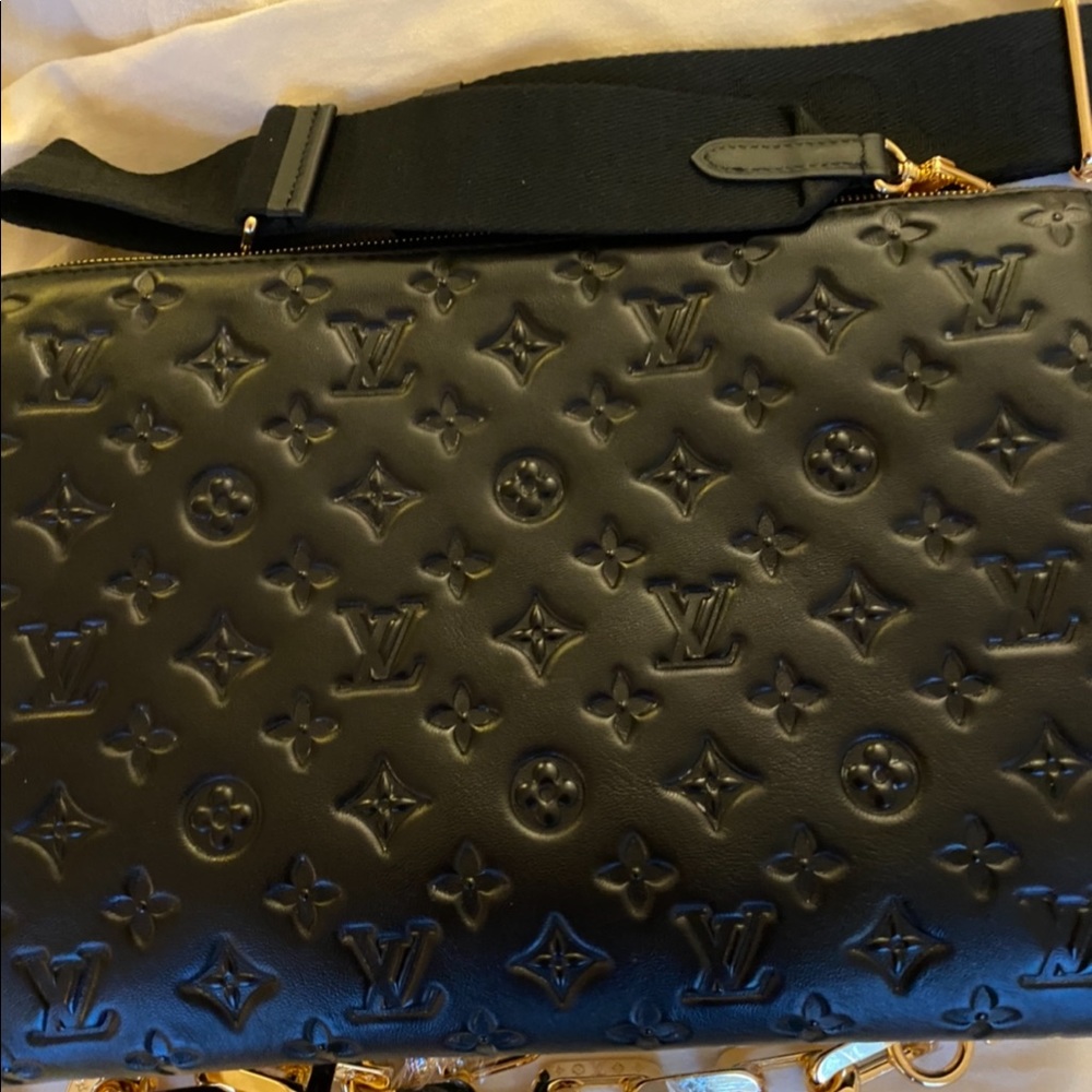LV Coussin MM (large) bag in black
